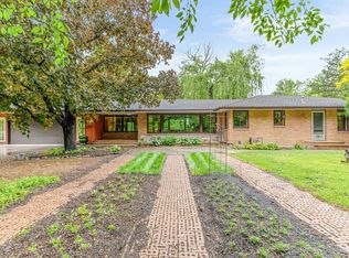 2217 Oakview Ln N, Plymouth, MN 55441