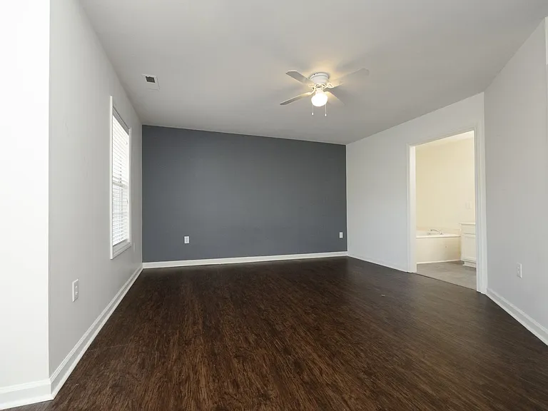 521 Renshaw Ct — Photo 15