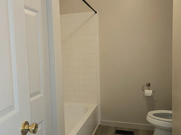 132 Southwest Blvd #C — Photo 7