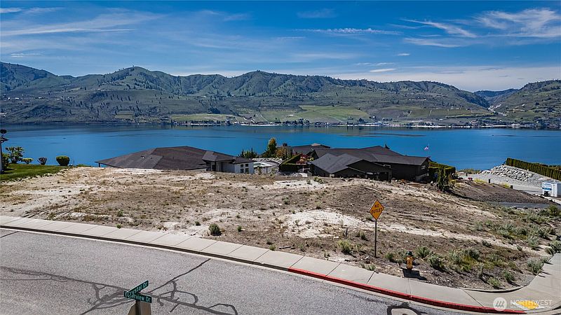 5th image of 100 Waterview Drive