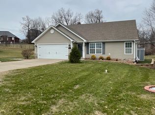 135 Alumni Dr, Elizabethtown, KY