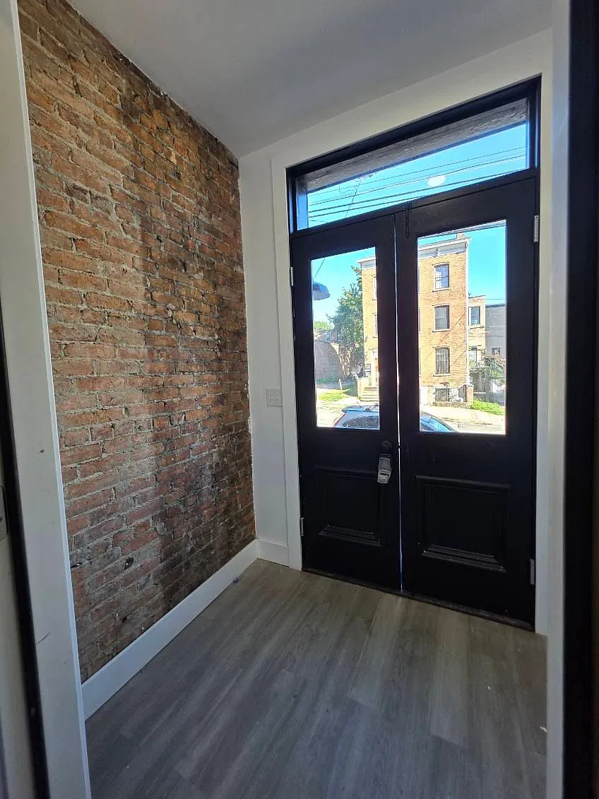 161 Ann St — Photo 4