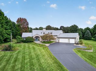 1646 Valley View Dr, Belvidere, IL 61008