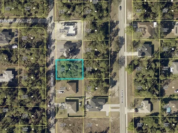 221 Beckley Dr, Lehigh Acres, FL 33974