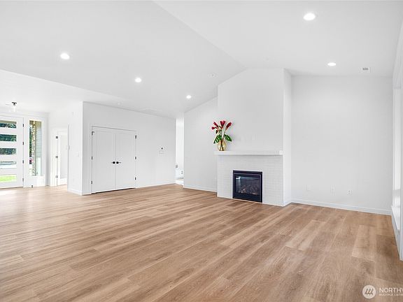 2nd image of 2517 197th Street NE