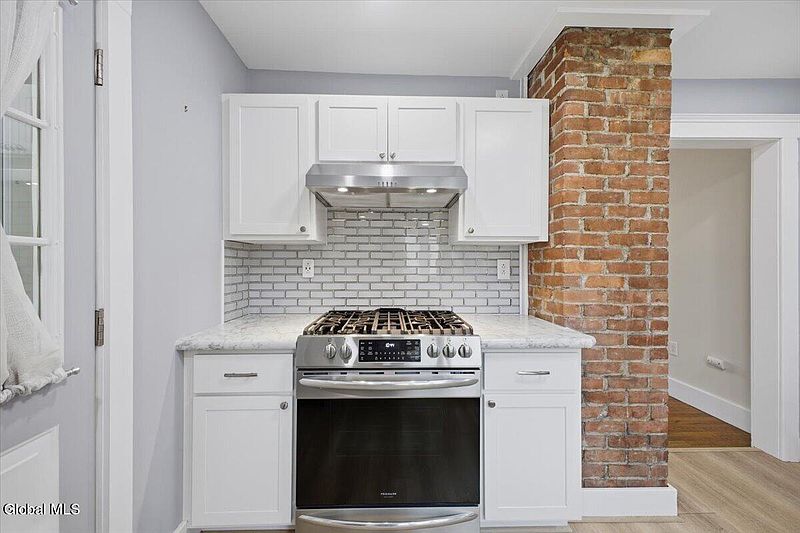 4th image of 111 Platt Street