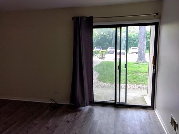 4th image of 7323 Blackburn Ave #104