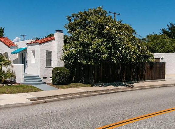 3rd image of 390 Coronado St