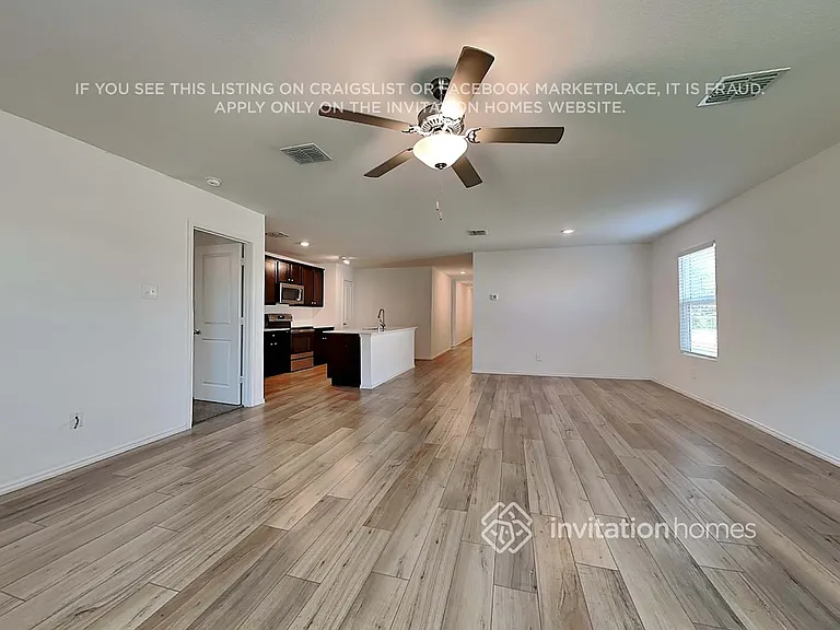 10527 Sewell Cir — Photo 3