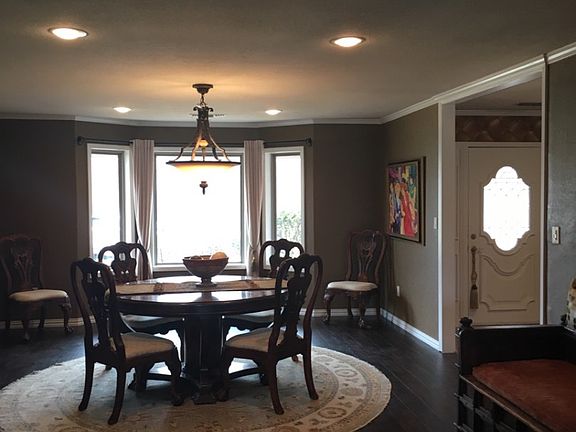 3rd image of 6523 Lakeview Dr