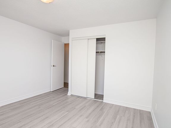 5th image of 252 Saint Andrews St #2-Bedroom