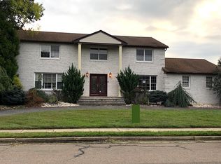 10 Washington Ave, Morganville, NJ 07751
