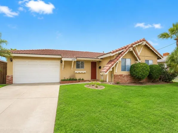 2241 Edgewood Pl, Oceanside, CA 92054