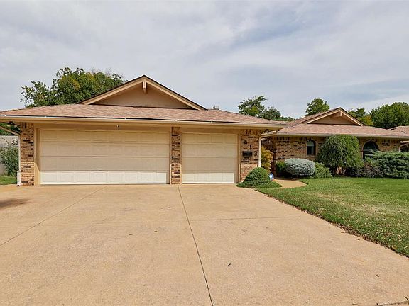 3rd image of 613 SW 63rd Ter