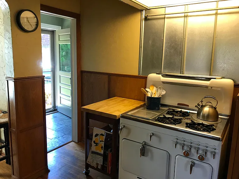 1611 S Gary Pl — Photo 10