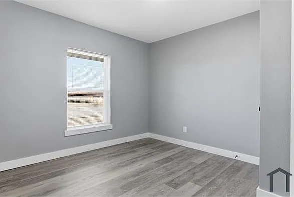 1717 N Harvard Ave — Photo 13