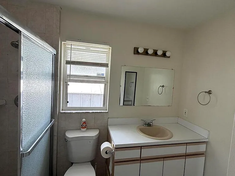 3961 Park Ln — Photo 6