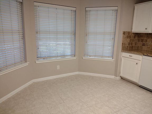 Breakfast area in kitchen