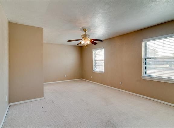 2nd image of 3309 Kenwood Dr