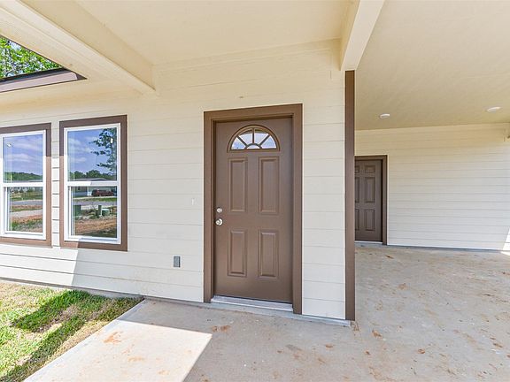 5th image of 16529 Kingsbury Dr
