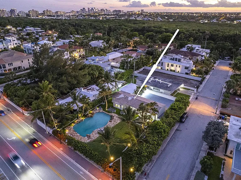 1663 N Fort Lauderdale Beach Blvd — Photo 36