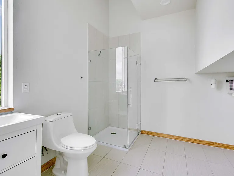 305 N Parker Ave — Photo 18