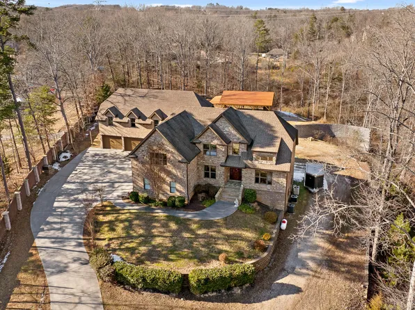 6923 Flagstone Dr, Ooltewah, TN 37363