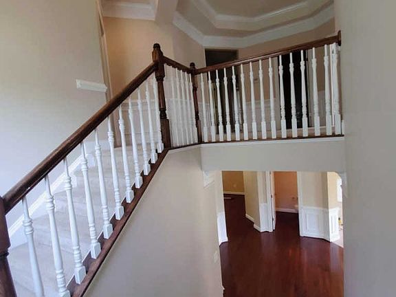 3rd image of 33 Garnet Way