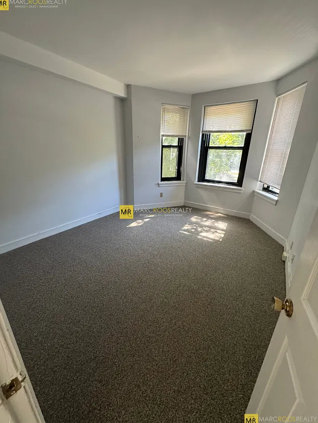 2 bed, 9999 sqft, $3,600 — Photo 2