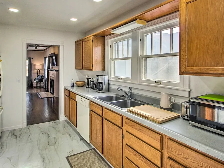 1417 Washington St — Photo 10