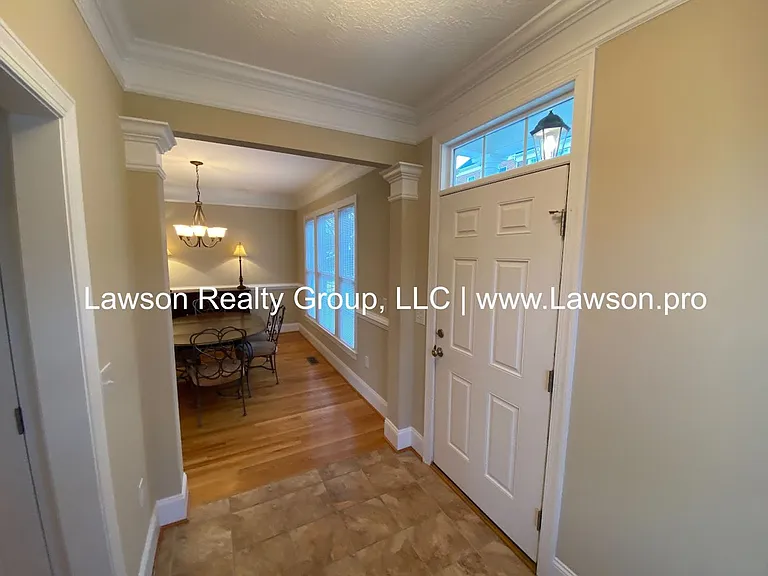 3800 Greenway Dr SW — Photo 5