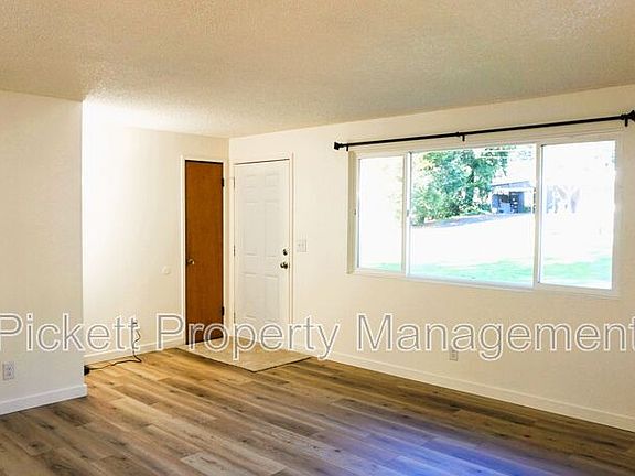 2nd image of 4421 Fitz Dr