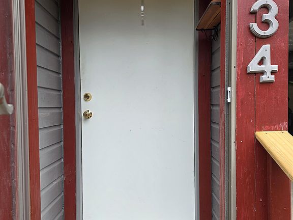 2nd image of 2834 Alice St