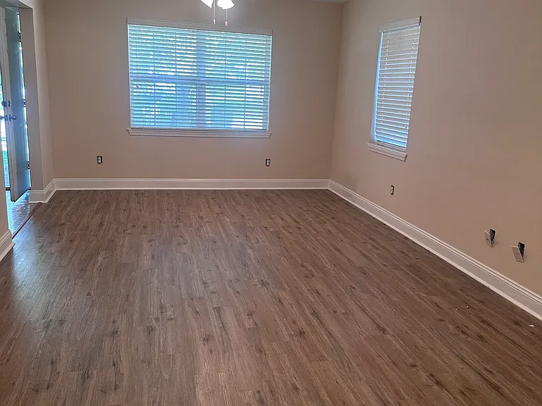5813 Fleur De Lis Dr — Photo 2