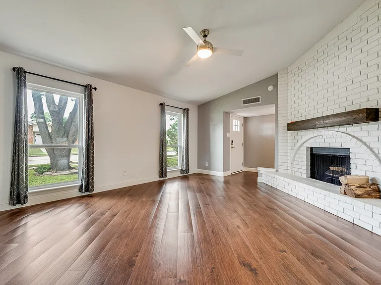4924 Wagner Dr — Photo 6