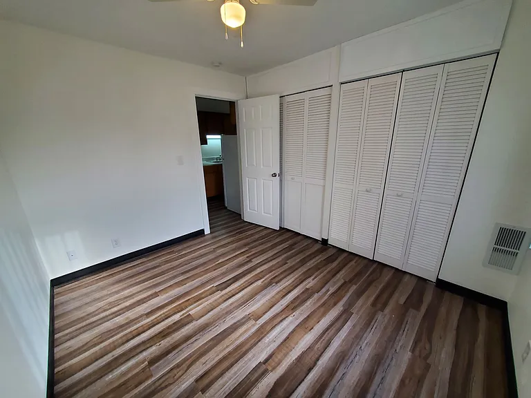 1550 Butterfield Rd — Photo 10