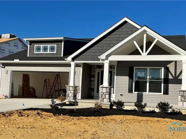1196 Dublin Dr, Waterville, OH 43566