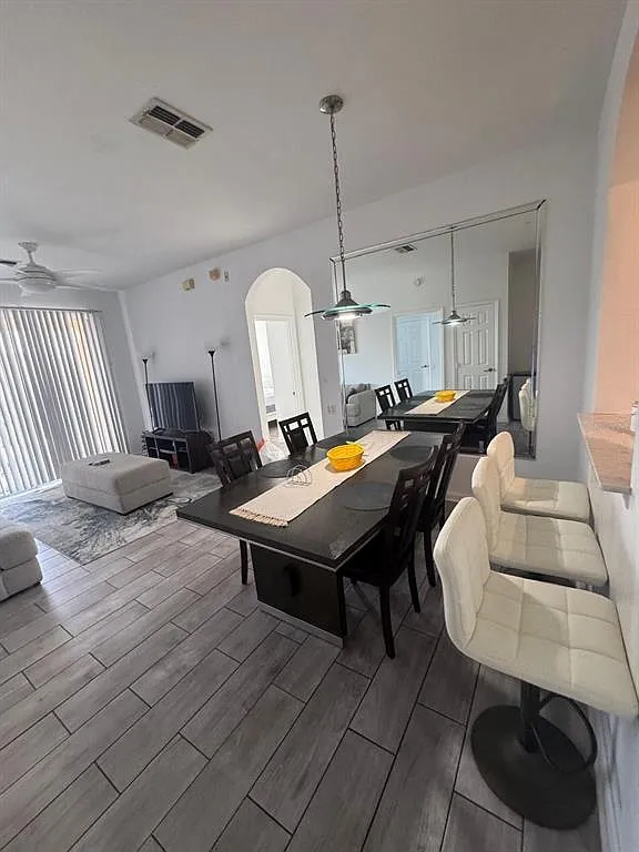 3 bed, 2.0 bath, 1276 sqft, $1,950 — Photo 3