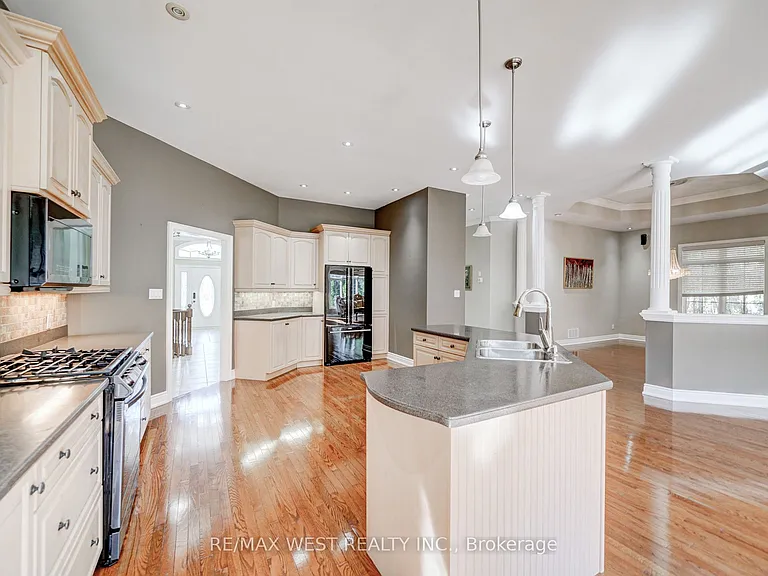23 Hanover Ct — Photo 14