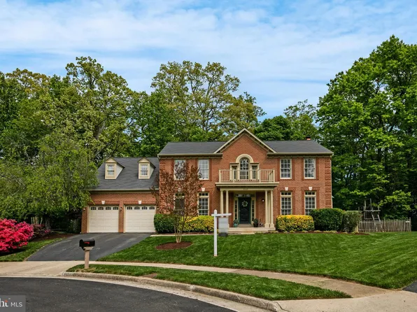 8529 Oak Pointe Way, Fairfax Station, VA 22039