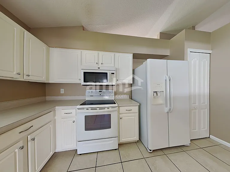 1107 Summer Breeze Dr — Photo 4