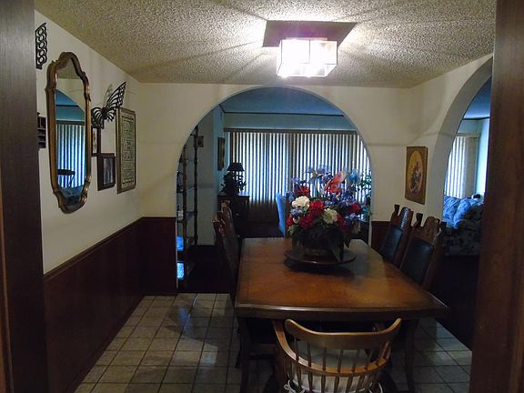 4th image of 407 E 20th St