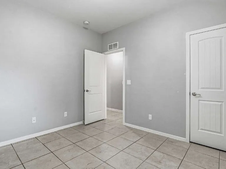 11500 Summer Dr #B — Photo 47