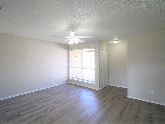 4th image of 734 Waikiki Dr