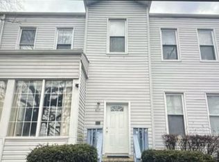 601 Blackburn Rd APT 4, Sewickley, PA 15143