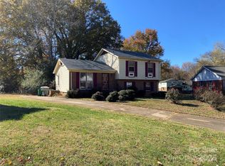 305 Red Roan Pl, Charlotte, NC 28215