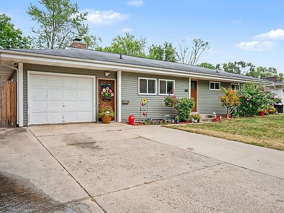 2nd image of 1044 Washburn Pl E