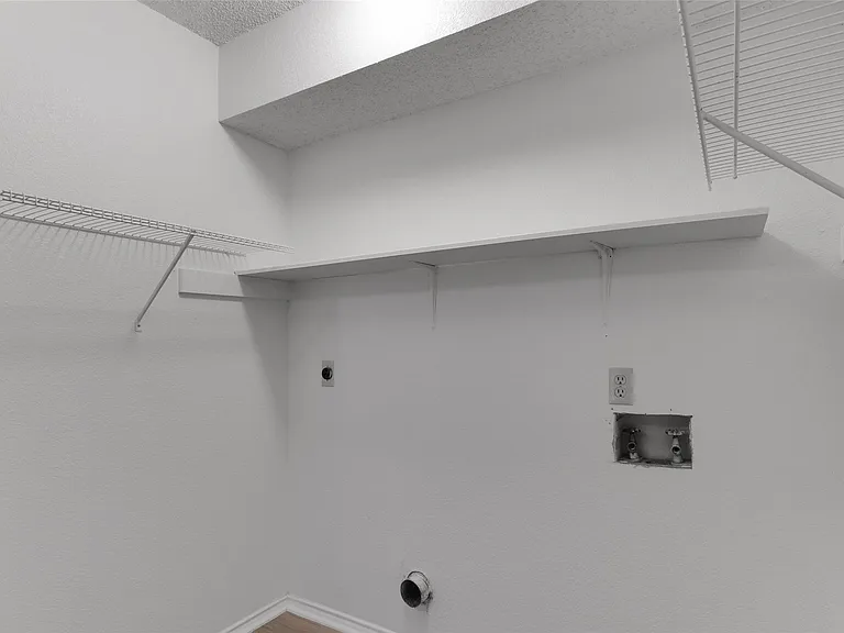 8313 Columbia Falls Dr — Photo 11