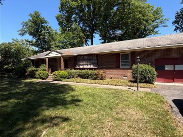 1122 Glidewell Rd, Richmond, VA 23227