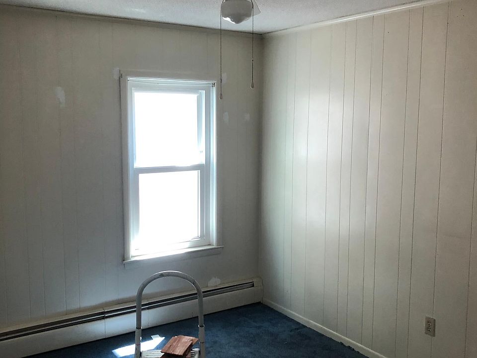1st image of 24 Magnolia St Floor 1